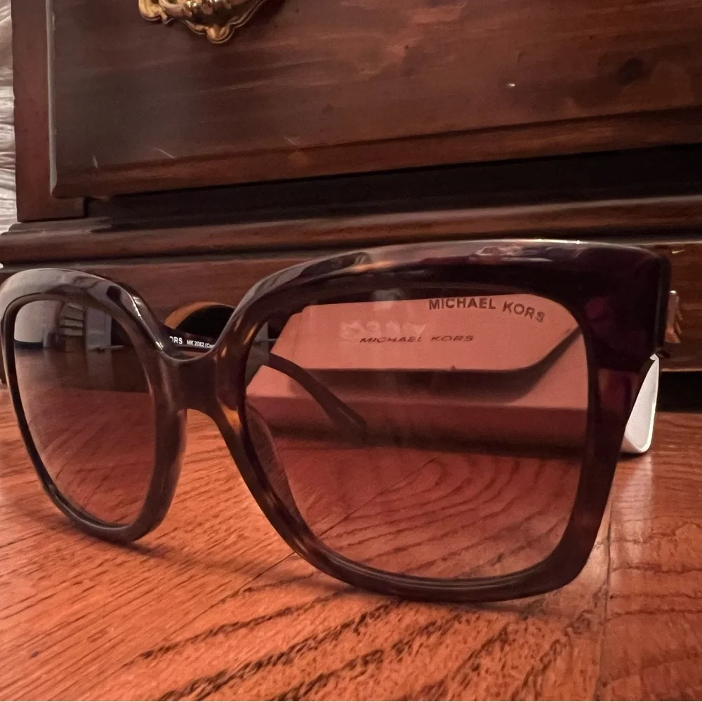 Michael Kors Women's Tortoise Sunglasses - Picture 7 of 7